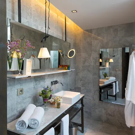 Andre Et Viviane Chatelard - D'hotes 3* Saint-Bonnet-le-Froid